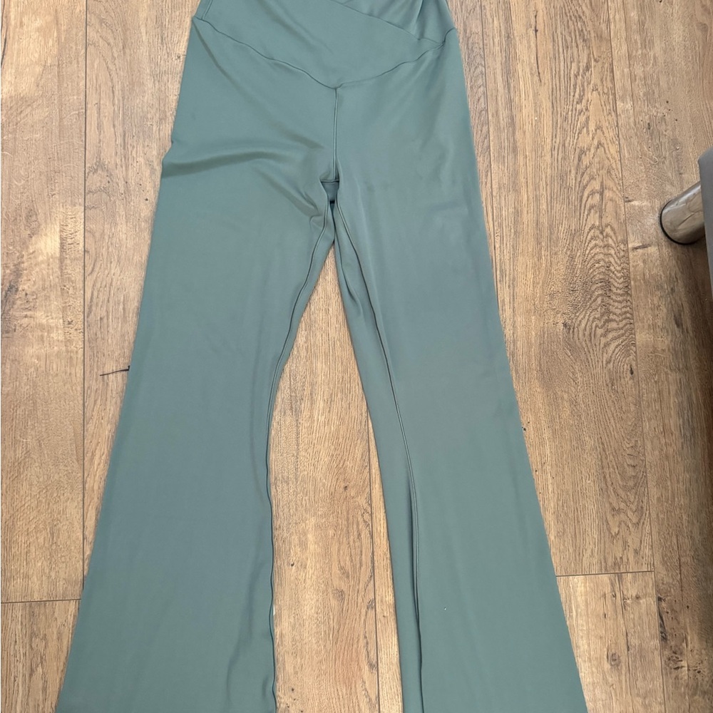 Aerie Offline crossover High-Rise Flare leggings  in Green